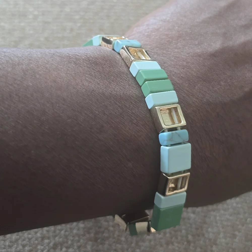 $38 Anne Klein Women Elegant Green Gold Bracelet Elastic New